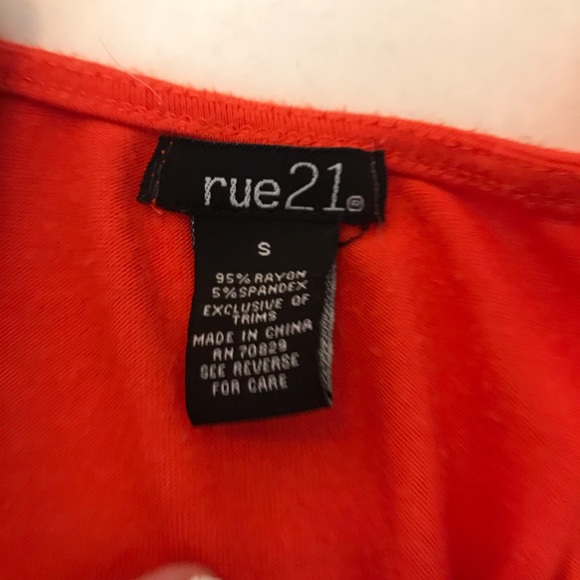 Bright Orange Criss-Cross V-Neck Tee 😍 - Picture 4 of 4